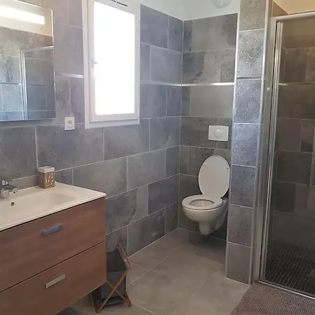 Holiday home Maison T3, 50m De La Mer, Cadre Reposant *